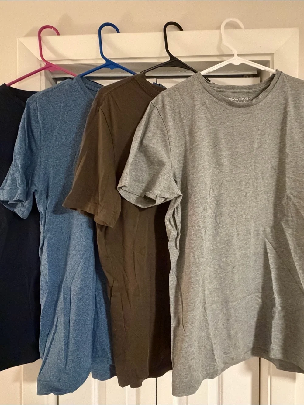 Bundle of 4 Banana Republic TShirts in Gray, Blue, Olive, Navy
